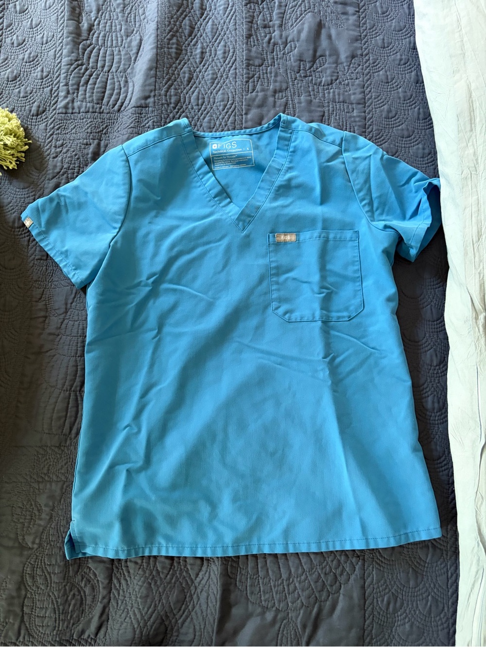 FIGS Women’s Scrub Set in Teal
